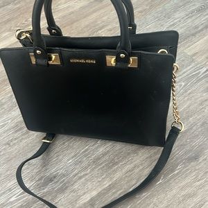 Selling Michael Kors, Crossbody bag